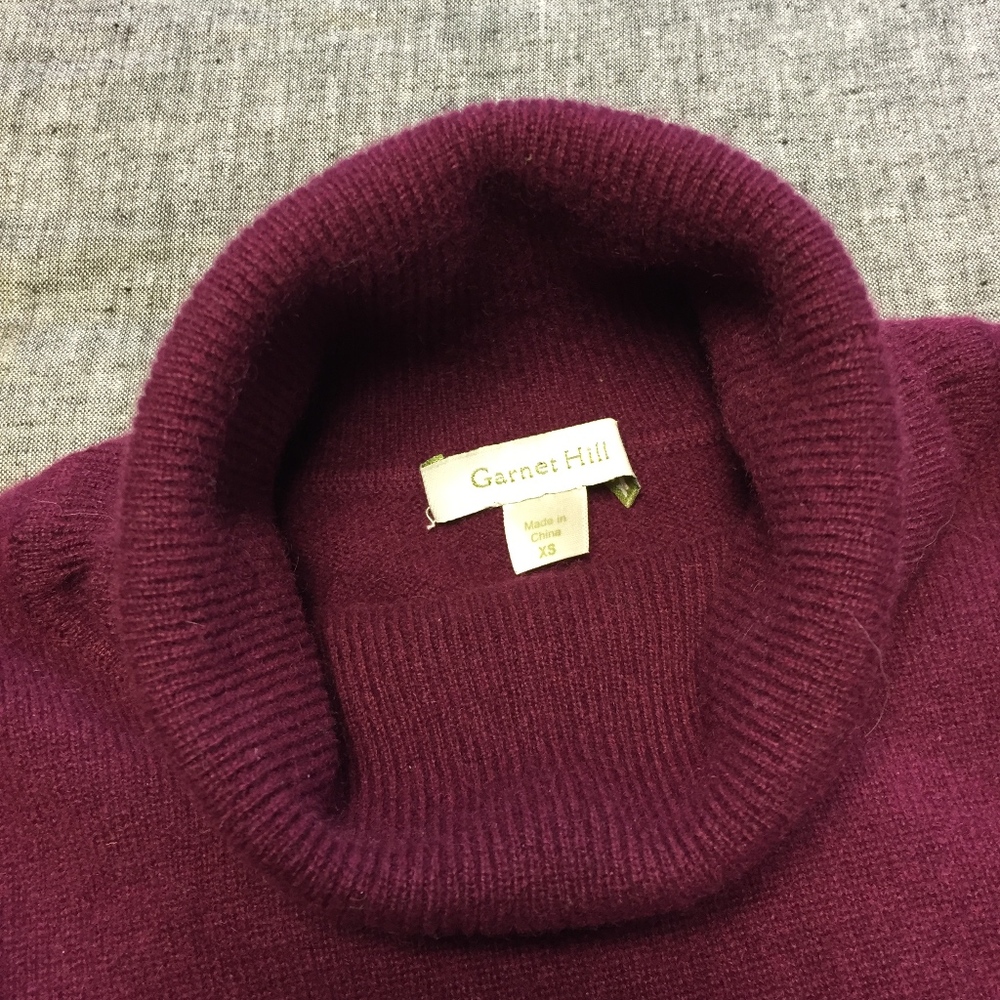 100% Cashmere Raspberry Turtle Neck - Picture 2 of 4